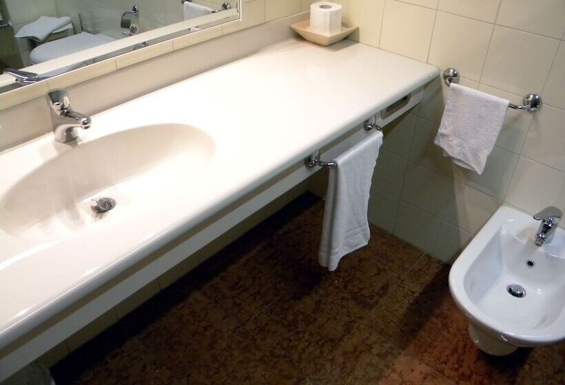 غرفة قياسية فردية, Corone