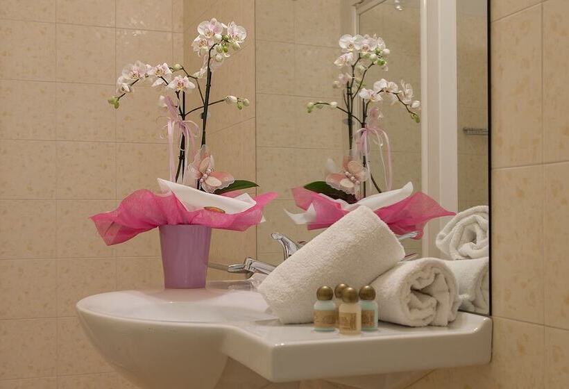 标准三人间, Dependance Silvestro