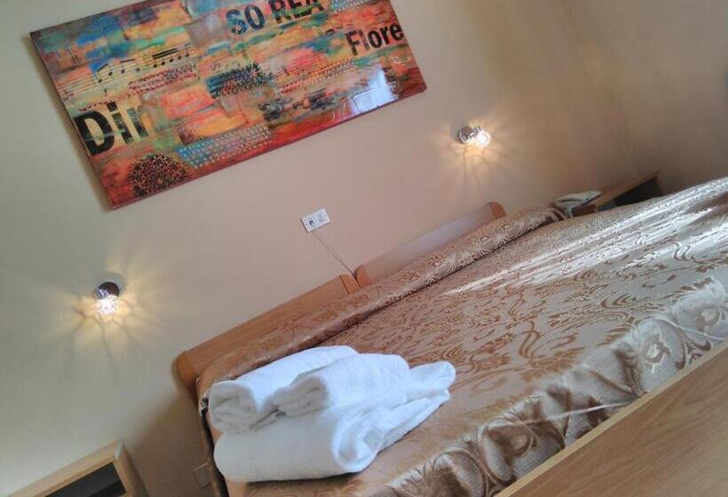 غرفة قياسية, Eva La Romantica