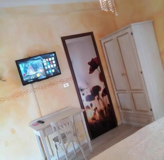 اتاق استاندارد سه نفره, Eva La Romantica