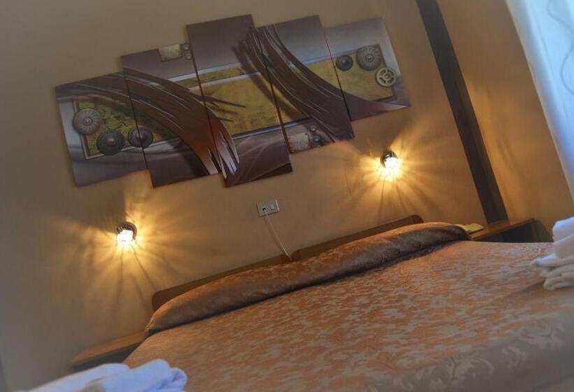 Семейный Номер, Eva La Romantica