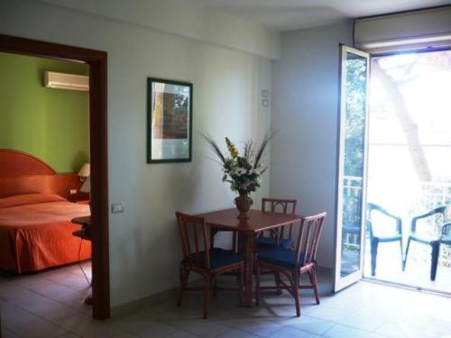 اتاق خانوادگی, Florida Tirrenia