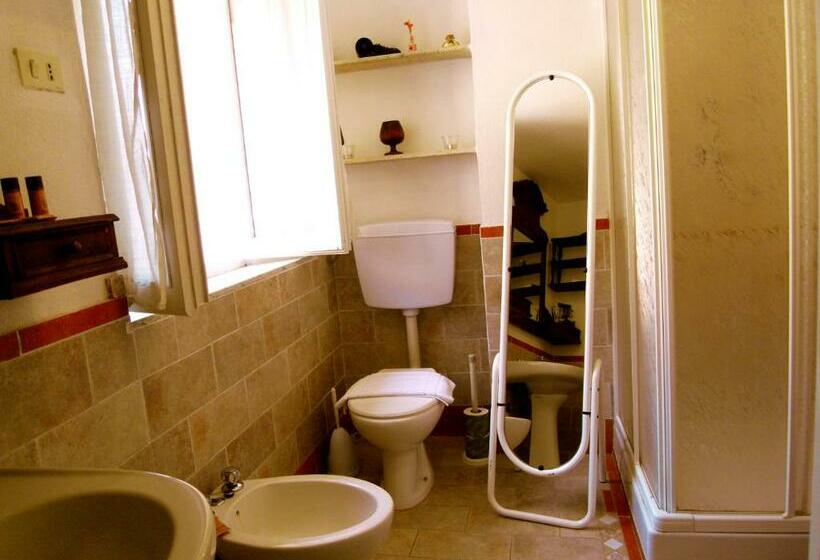 חדר דלוקס עם מרפסת, Guest House Il Borgo Di Sempronio