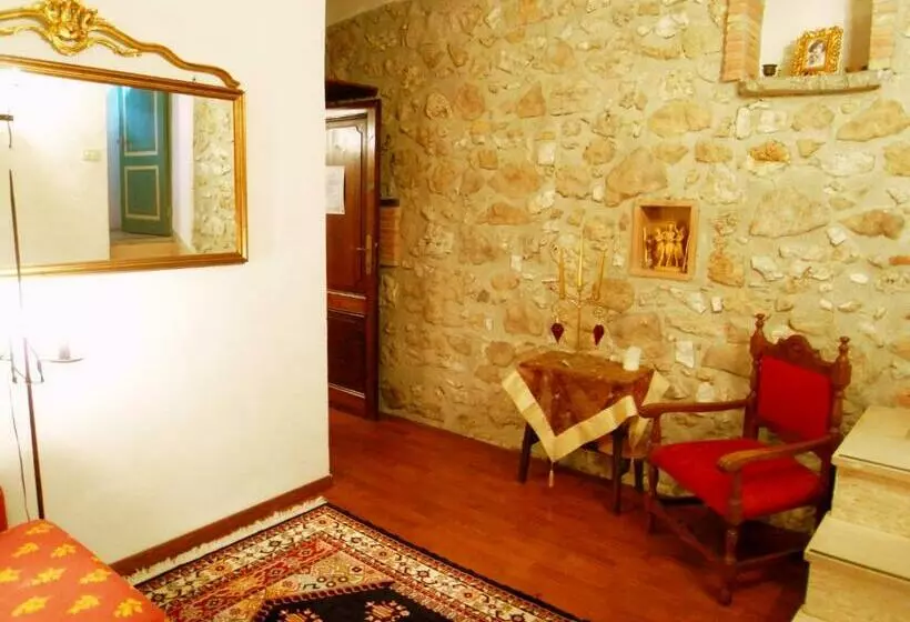 バルコニー付きデラックスルーム, Guest House Il Borgo Di Sempronio