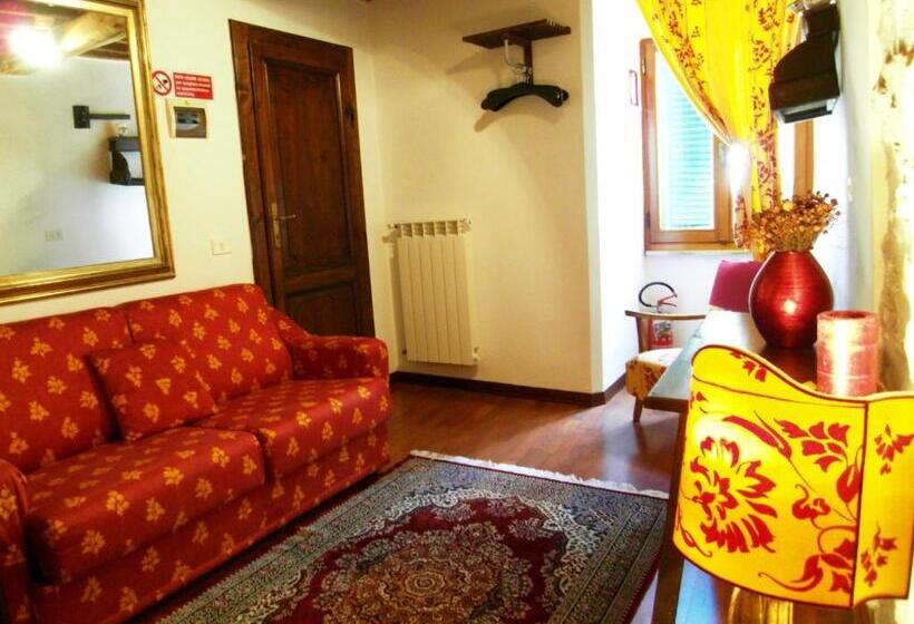 חדר דלוקס עם מרפסת, Guest House Il Borgo Di Sempronio