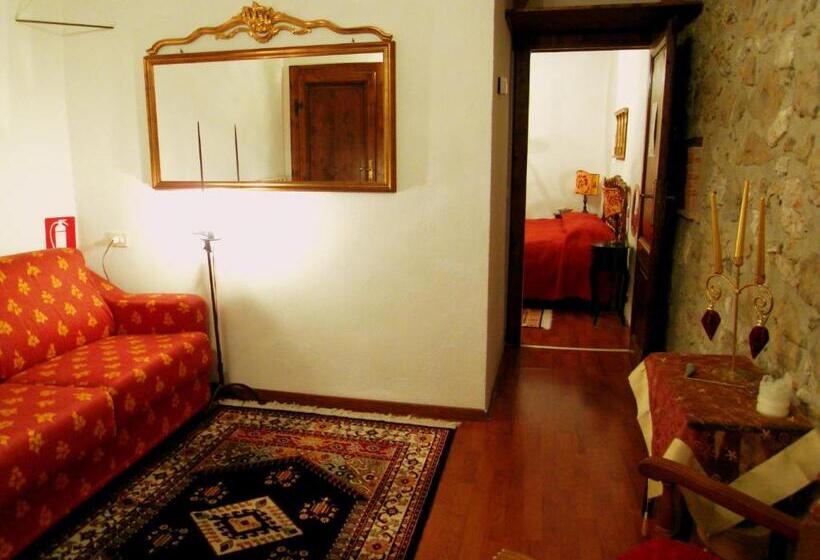 חדר דלוקס עם מרפסת, Guest House Il Borgo Di Sempronio