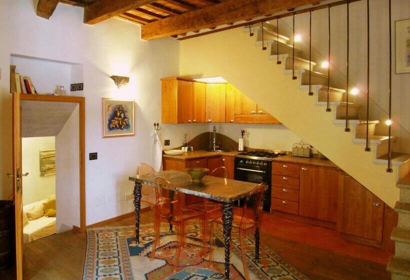 דירת דלוקס 2 חדרי שינה, Guest House Il Borgo Di Sempronio