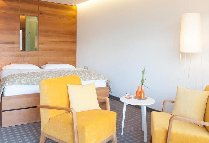 舒适型房间, Hohenwart