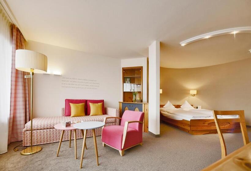 غرفة ديلوكس, Hohenwart