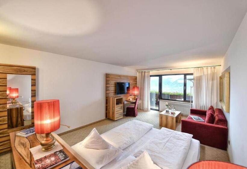 غرفة سوبيريور, Hohenwart