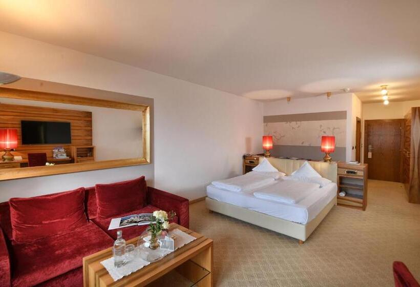 غرفة سوبيريور, Hohenwart