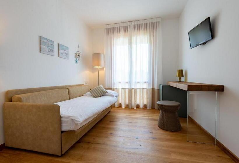 小型套房, Junior Family