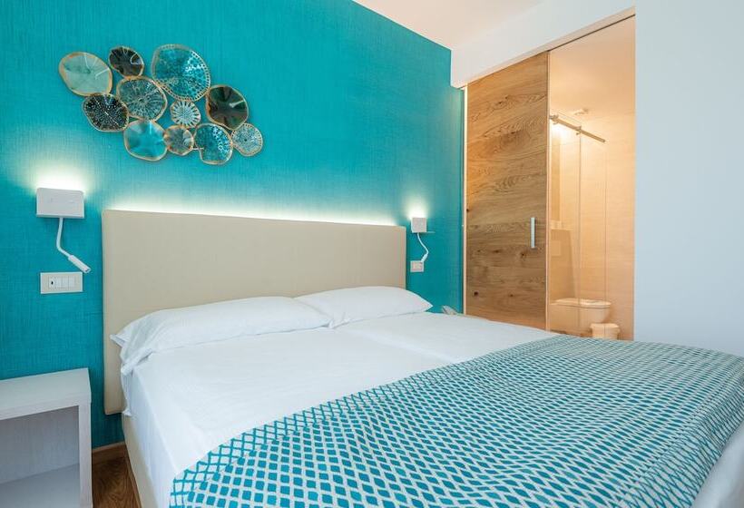 高级大房间, Junior Family