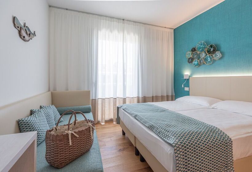 高级大房间, Junior Family