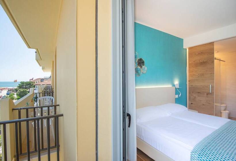 高级大房间, Junior Family