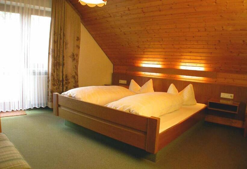 标准三人间, Krone