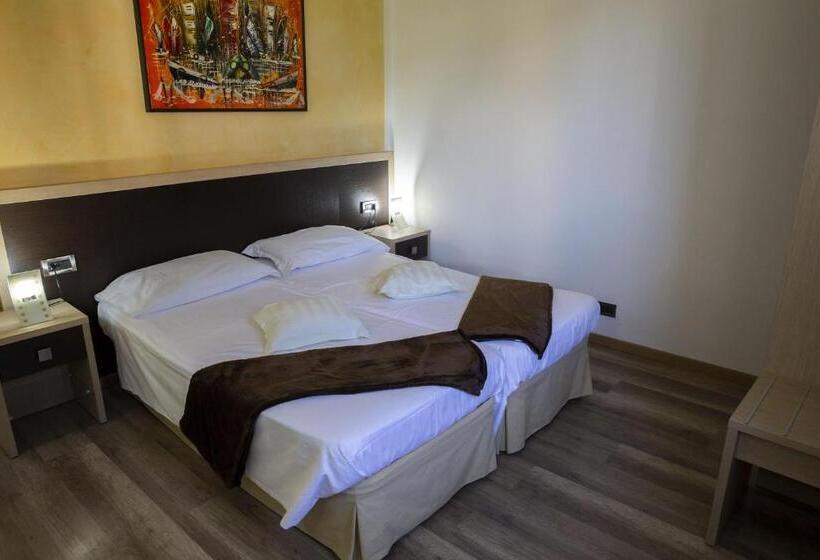 スーペリアールーム, Lauro