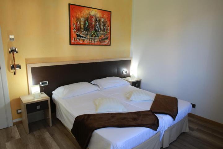 スーペリアールーム, Lauro