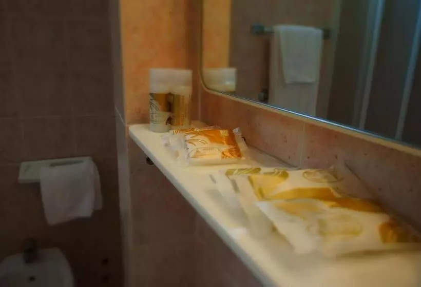 اتاق استاندارد چهار تخته, Loreto