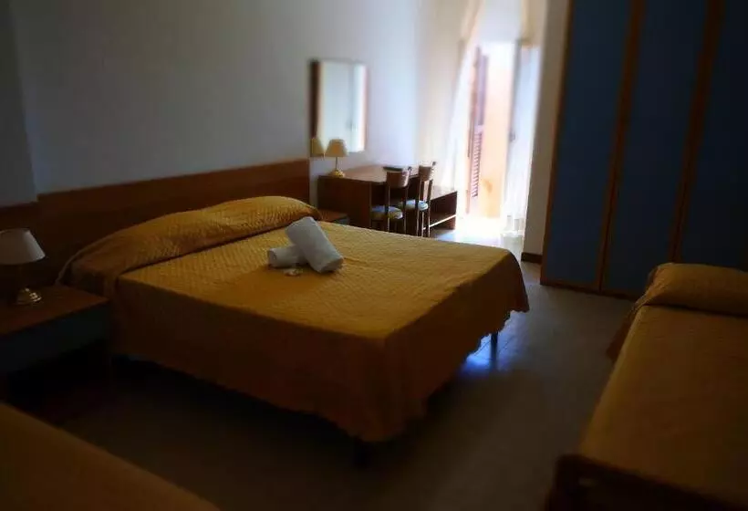 اتاق استاندارد چهار تخته, Loreto