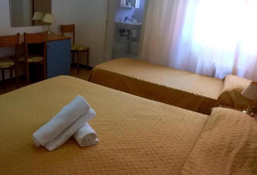 Трежместный Номер Economy, Loreto