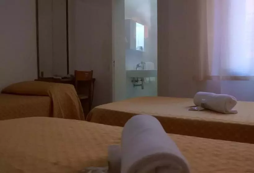 Economy Triple Room, Loreto