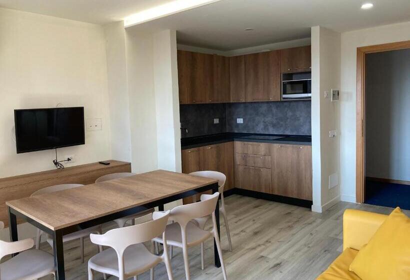 דירה בת חדר שינה 1 עם מרפסת, & Residence Montana