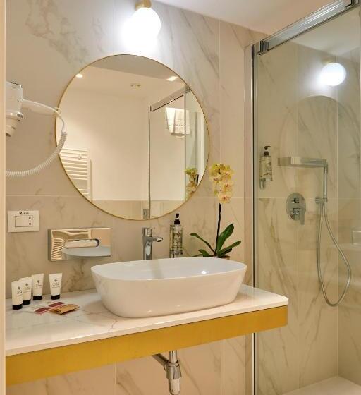 Номер Deluxe Вид на Озеро, Riva Palace