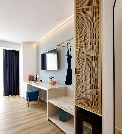 غرفة ديلوكس مطلة على البحيرة, Riva Palace