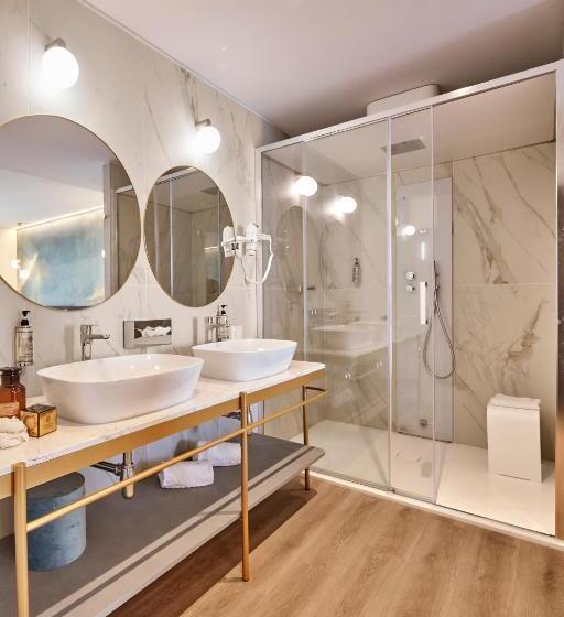 Suite with lake view, Riva Palace