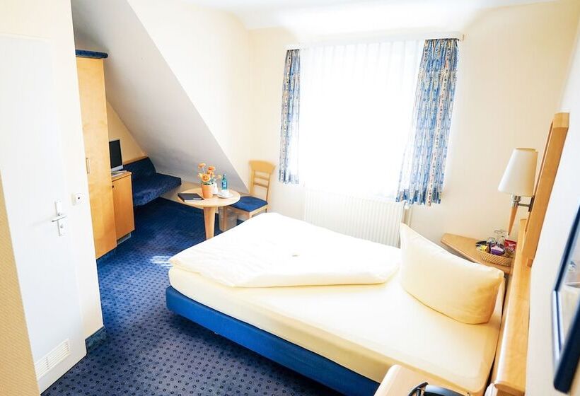 标准单人间, Sauer Garni