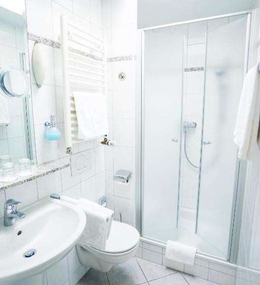 标准单人间, Sauer Garni