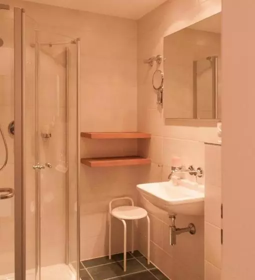 Basic Room, Seethaler