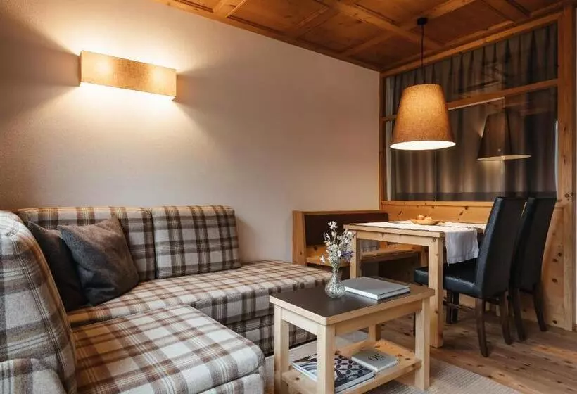マウンテンビュースイート, Lagació Hotel Mountain Residence