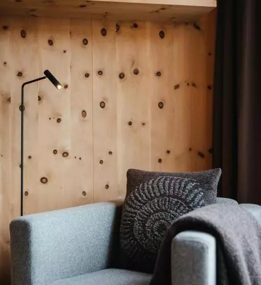 マウンテンビュースイート, Lagació Hotel Mountain Residence