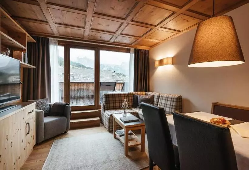 マウンテンビュースイート, Lagació Hotel Mountain Residence