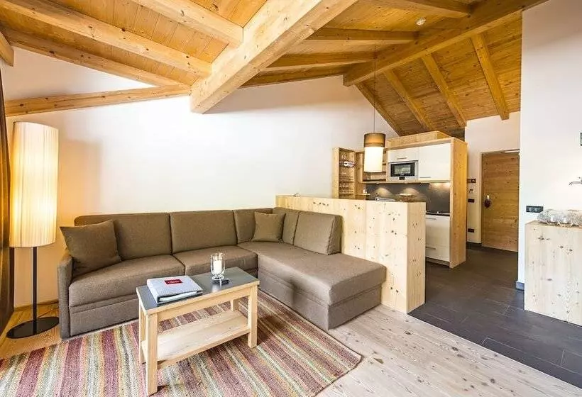 マウンテンビュースイート, Lagació Hotel Mountain Residence