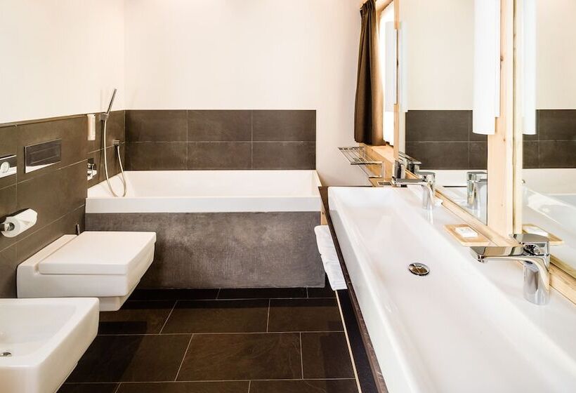 סוויטה, Lagació Hotel Mountain Residence