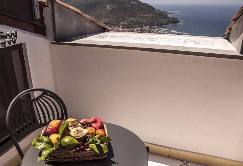 استودیوی استاندارد, Residenza D'epoca Tamara