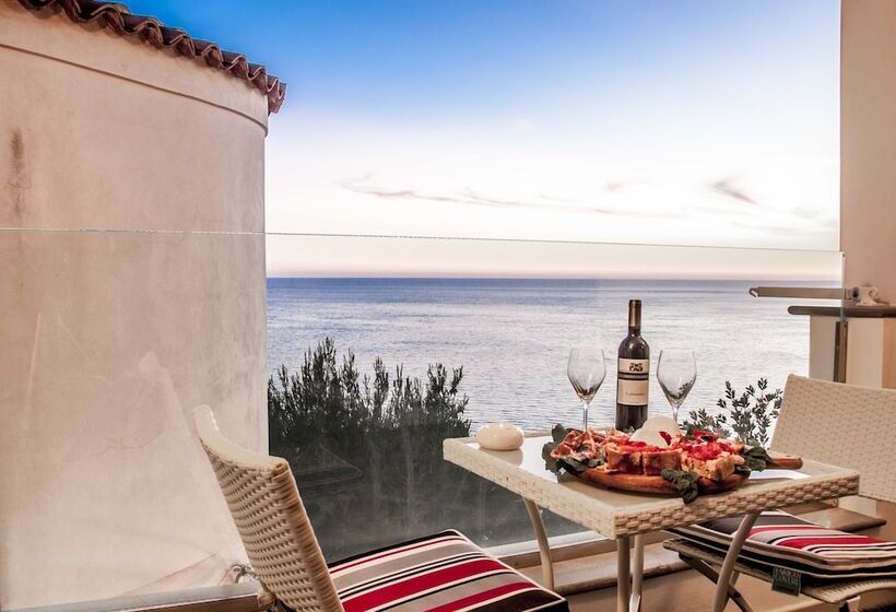 سوییت جونیور با چشمانداز دریا, Residenza D'epoca Tamara