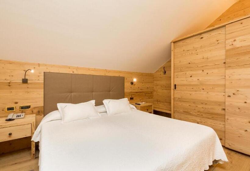 جناح جونيور مزوَّد بشرفة, Sporthotel Arabba