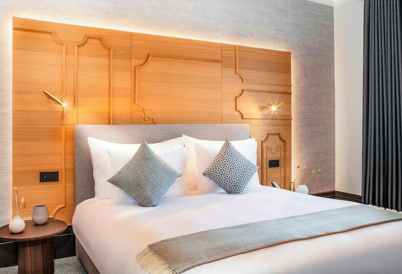 Prestige Zimmer, Villars Palace