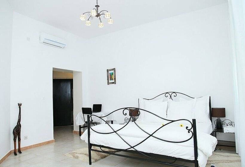 اتاق استاندارد, Madou Goree