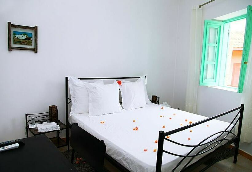 اتاق استاندارد, Madou Goree