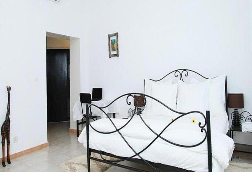 اتاق استاندارد, Madou Goree