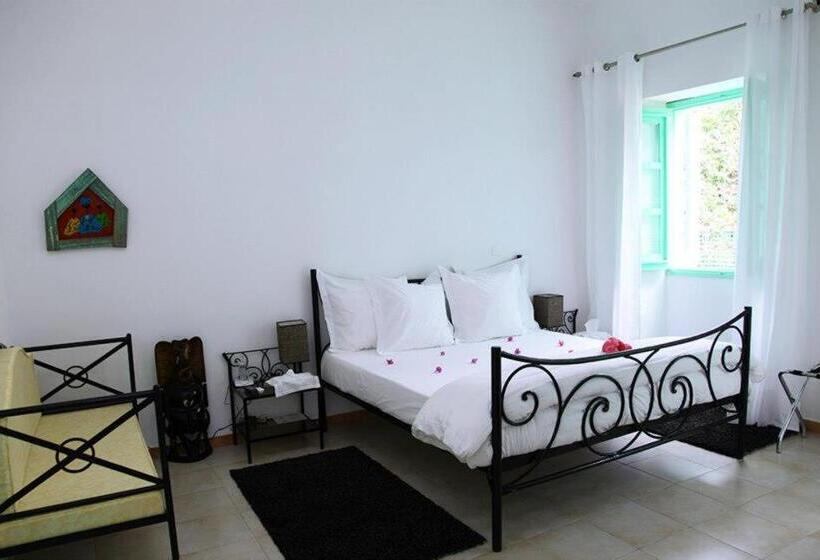 اتاق استاندارد, Madou Goree