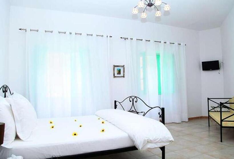 اتاق استاندارد, Madou Goree