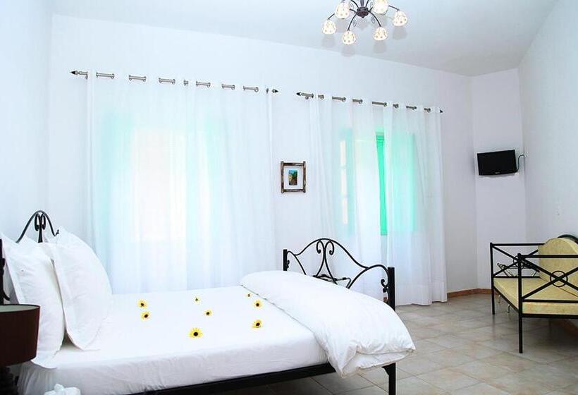 اتاق استاندارد, Madou Goree