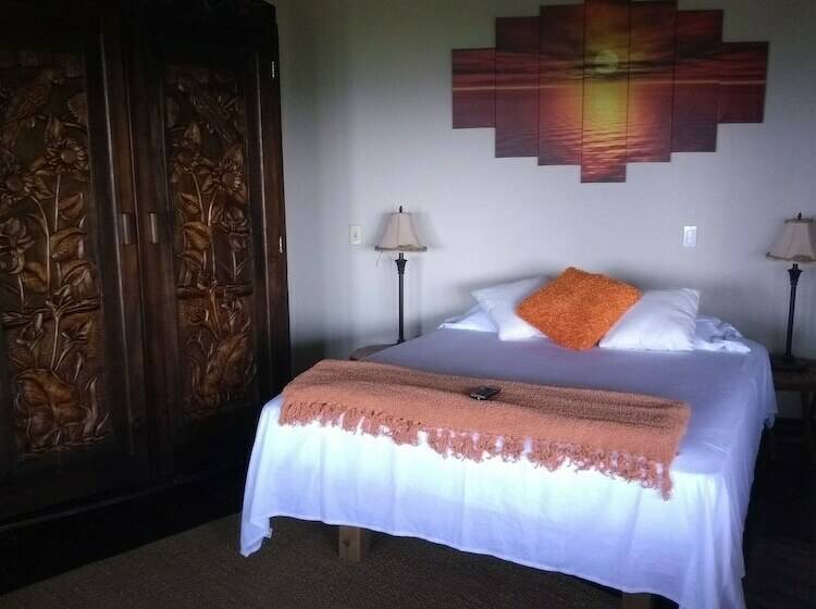 ویلای استاندارد 3 خوابه, West End Breeze