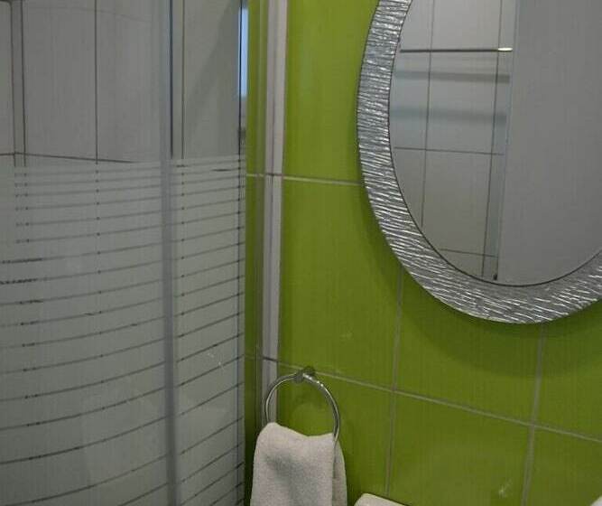 エコノミールーム, Ifigenia